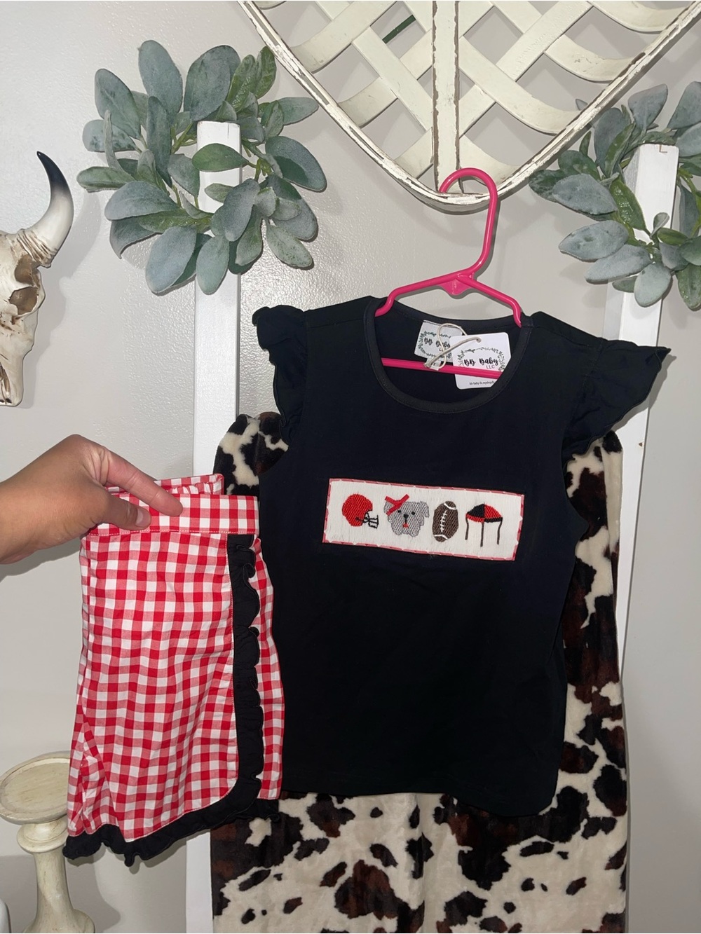 Bb baby size 4t Georgia Bulldogs- Ruffle Sleeve with Red Gingham Short Set NWT